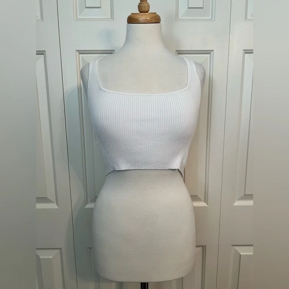 NWT LITA by Ciara White Ribbed Crop Top - Picture 3 of 8